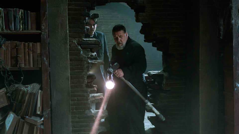 The Pope's Exorcist 4/12